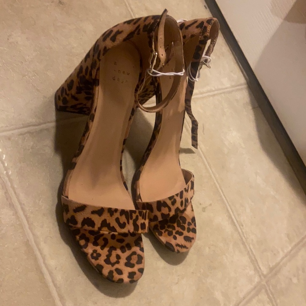 Size 11 Leopard print heels